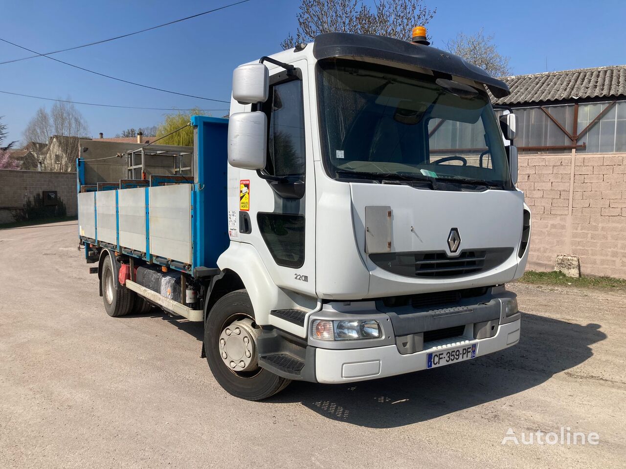 Renault Midlum 220  camión caja abierta