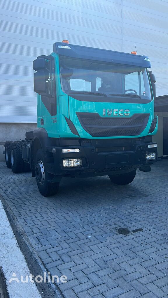 IVECO AD380T38H TRAKKER EURO 3  camión chasis nuevo