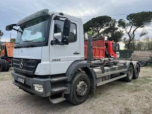 Mercedes-Benz AXOR 26.33 camión con gancho