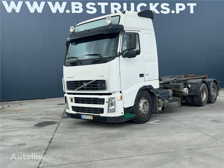 Volvo FH 12 camión con gancho