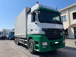 Mercedes-Benz Actros 2546 camión con lona corredera