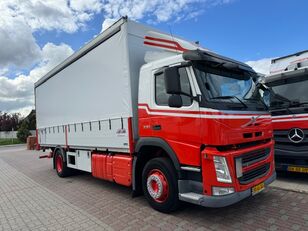 Volvo FM 330 4x2  camión con lona corredera