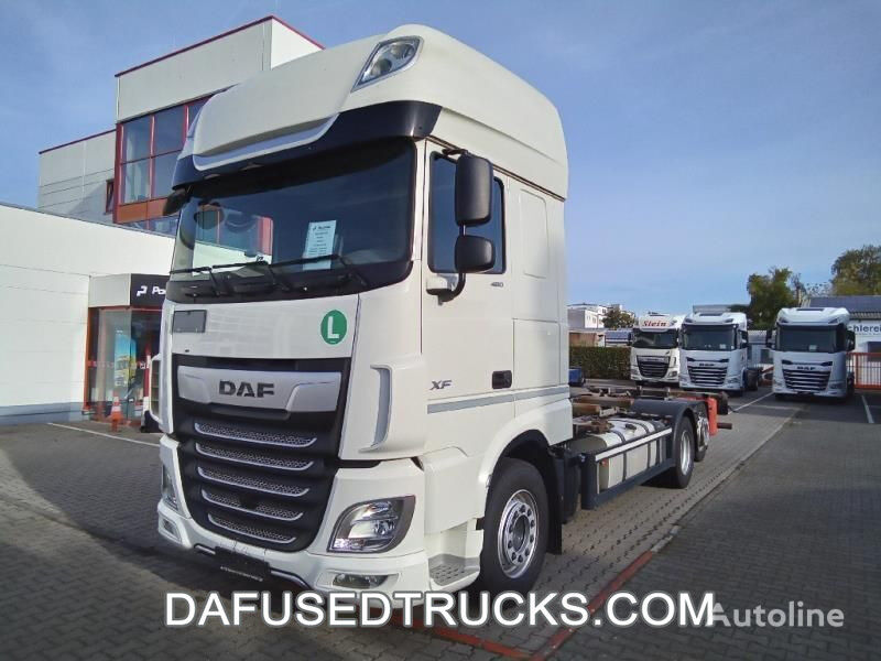 DAF FAR XF480 camión de contenedores