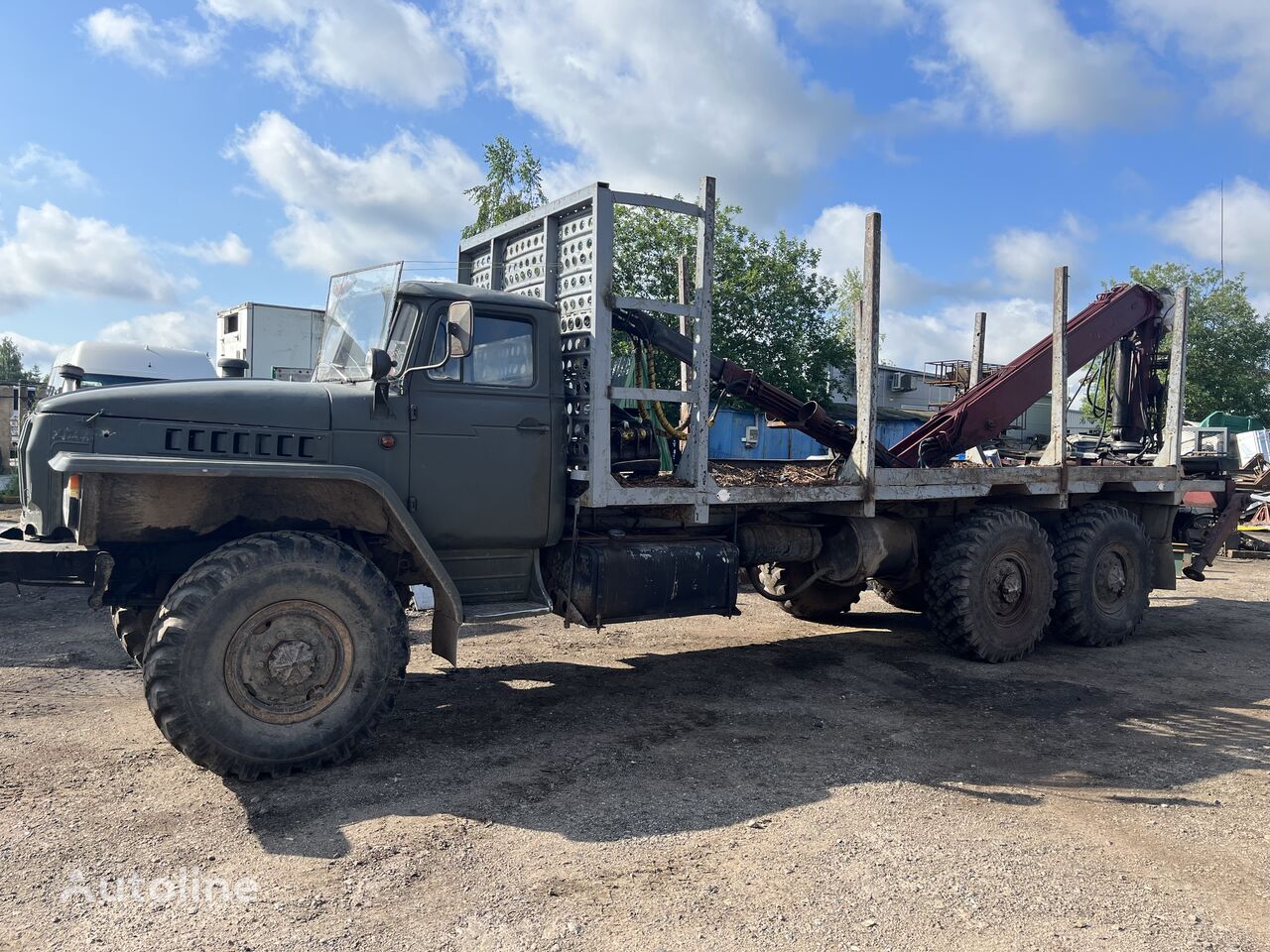 ZIL URAL 5557 camión maderero