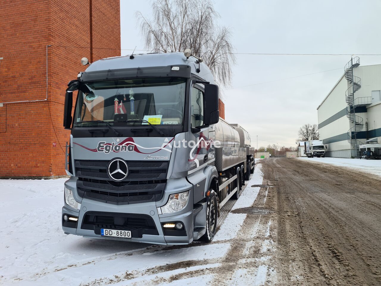 Mercedes-Benz Actros 2545 camión para transporte de leche + remolque cisterna alimentario