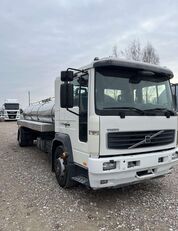 Volvo FL 250 camión para transporte de leche