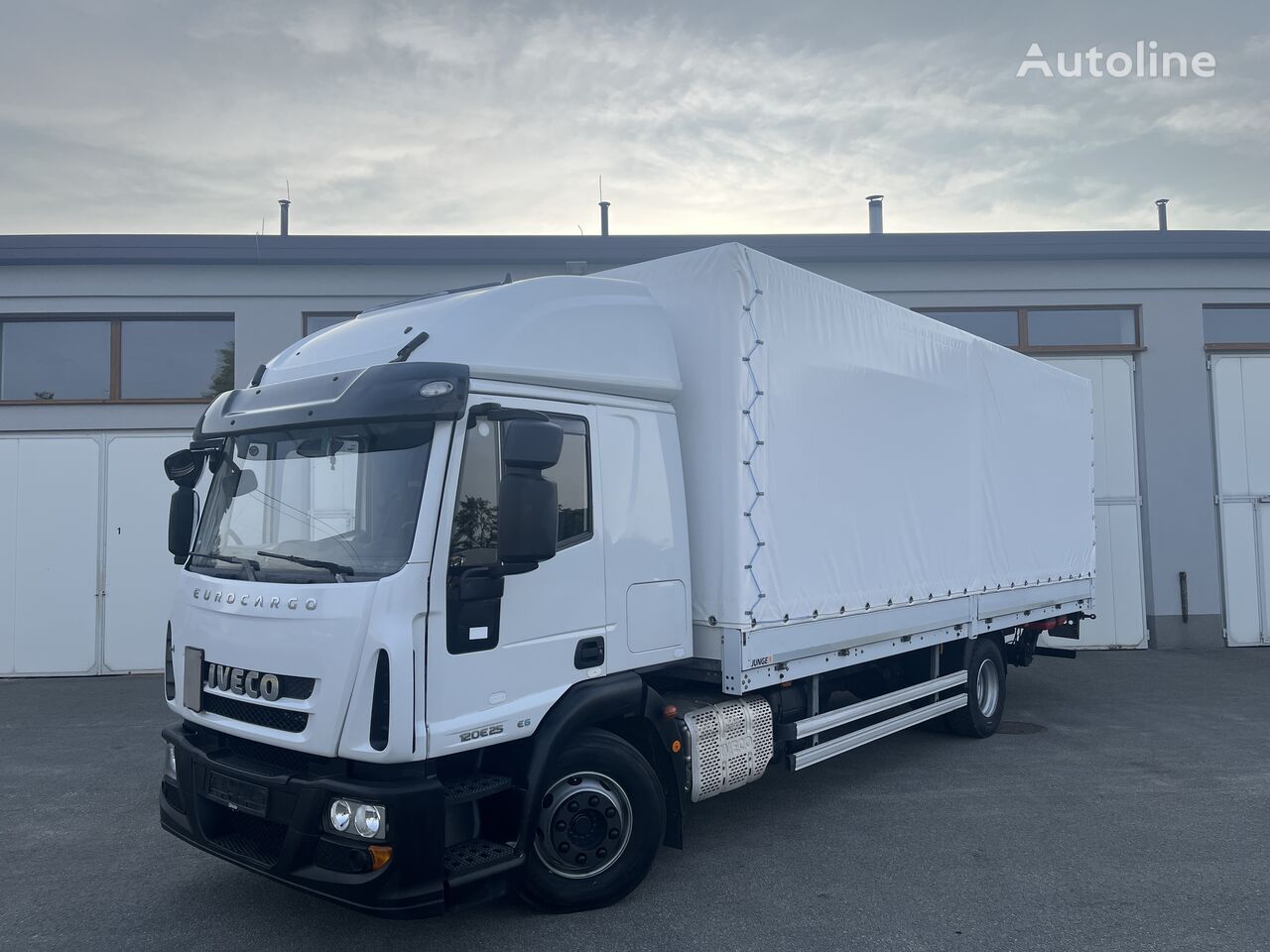 IVECO EuroCargo 120E25. Euro 6, LBW, DE auto camión toldo