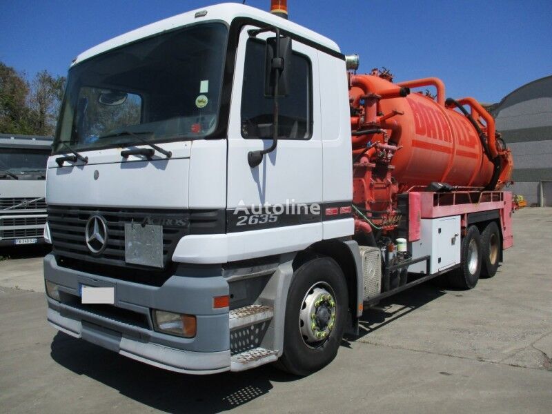Mercedes-Benz 2635 camión de vacío