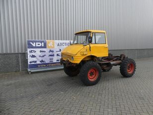 Mercedes-Benz Unimog 406 máquina comunitaria universal