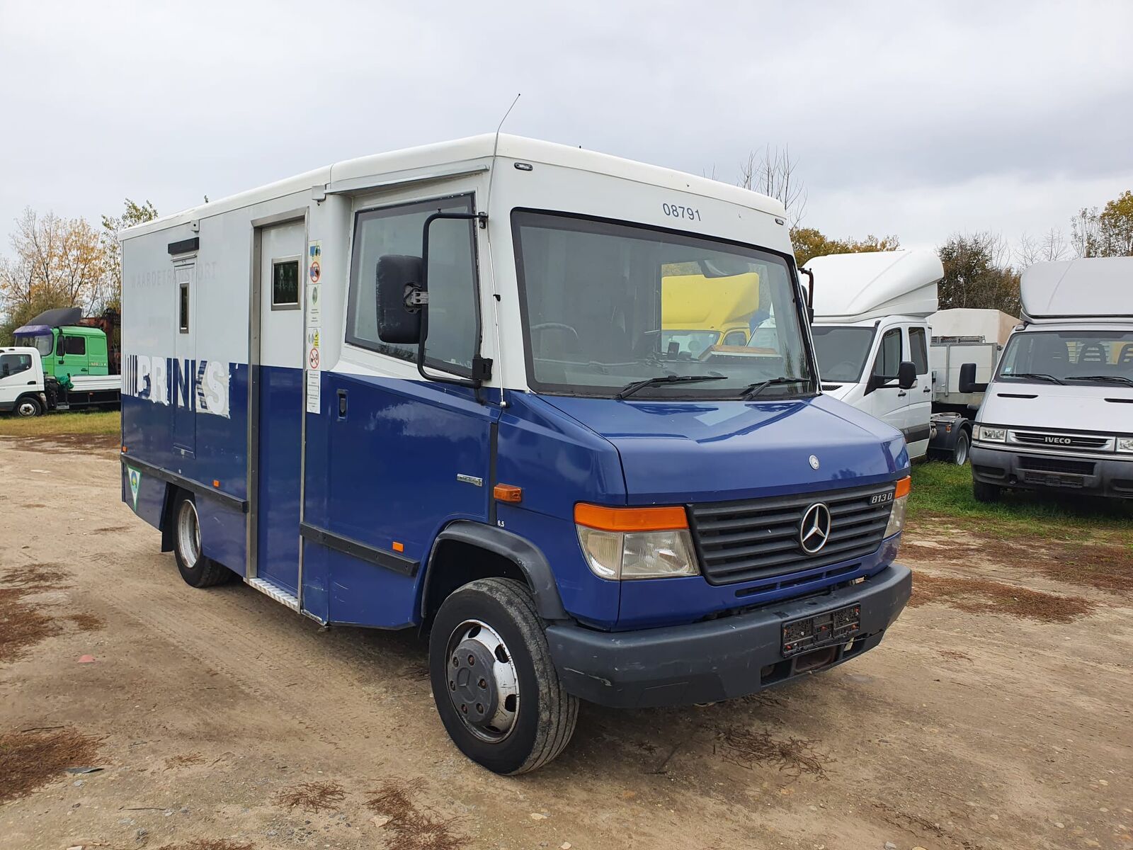 Mercedes-Benz Vario 813 Armored Money Transporter - LHD furgoneta para transporte de fondos