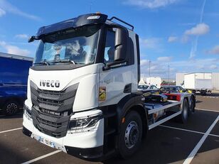 IVECO AD280X volquete